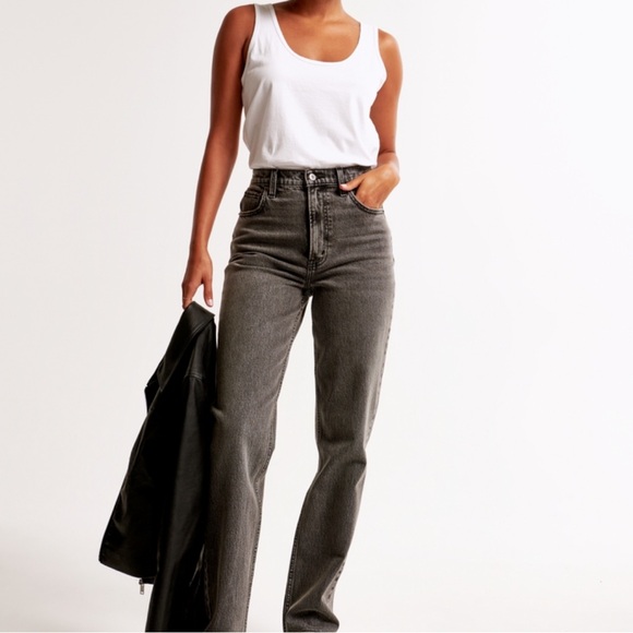 Abercrombie & Fitch Denim - Abercrombie & Fitch 90s straight ultra high rise black jeans - 26 / 2